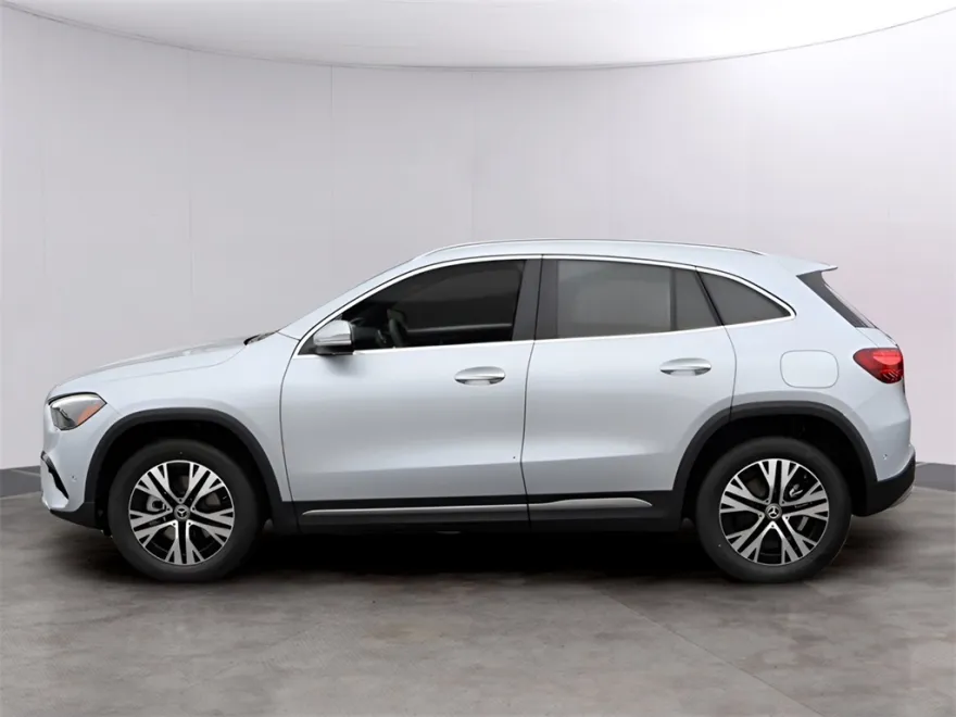 2025 Mercedes Benz GLA 250 4MATIC photo 1