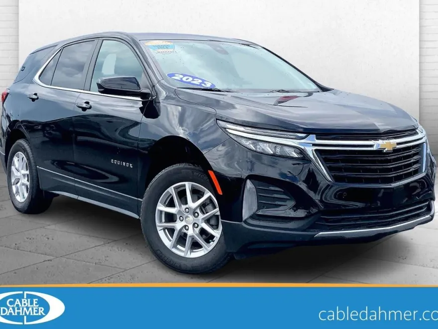 2023 Chevrolet Equinox LT photo 1