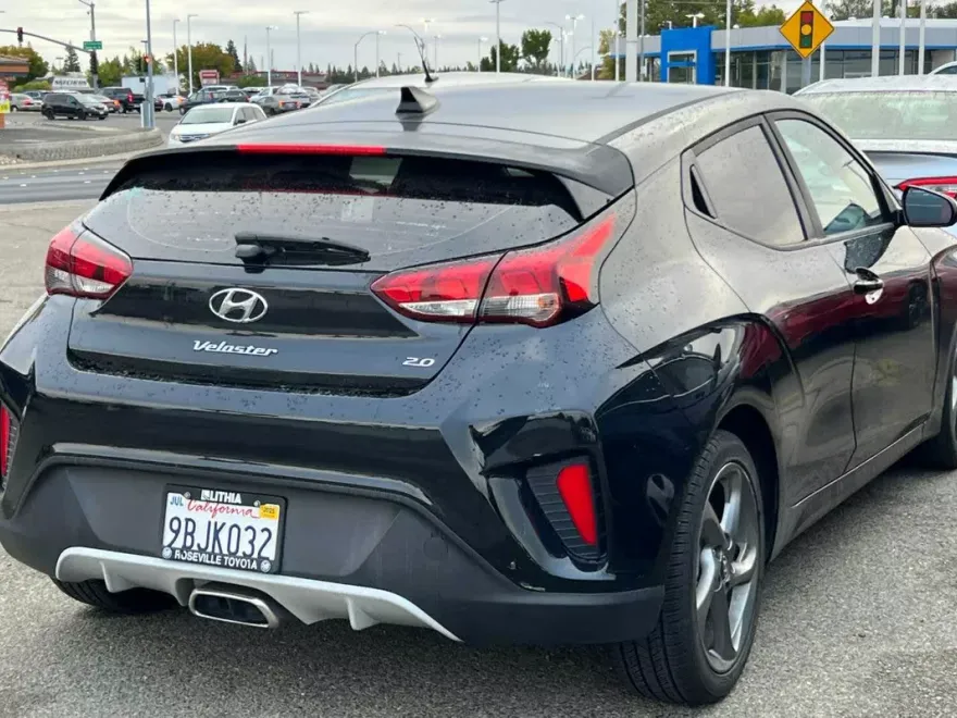 2019 Hyundai Veloster 2.0L Premium photo 1
