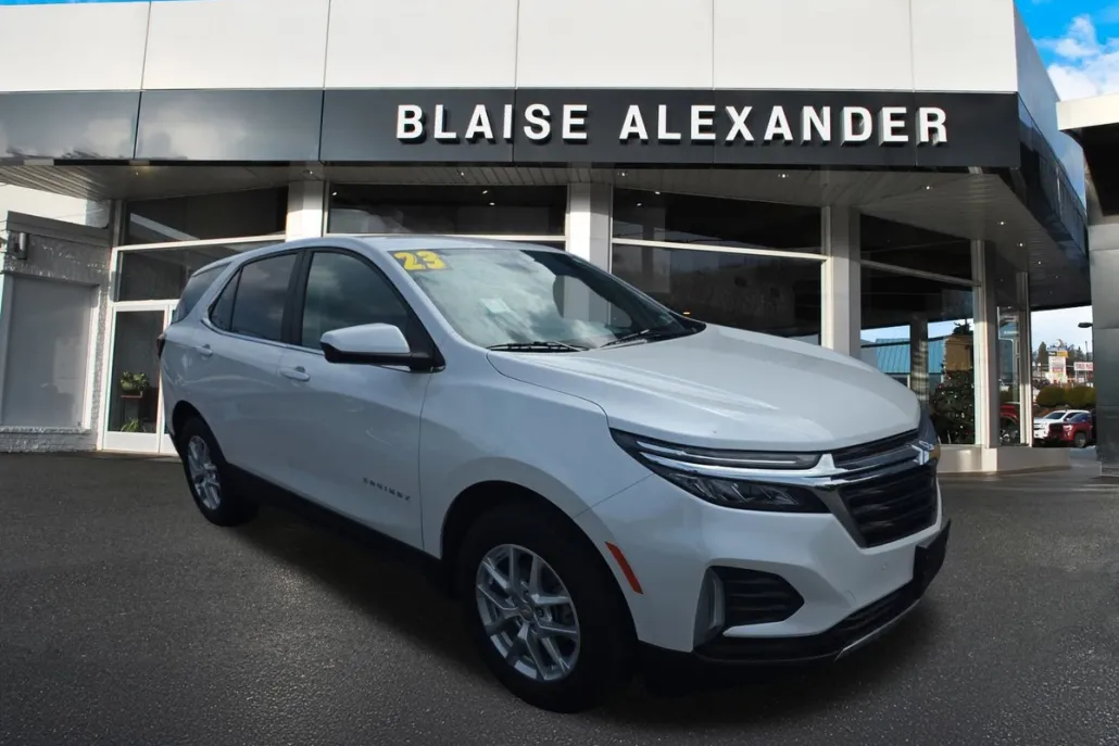 2023 Chevrolet Equinox LT photo 1