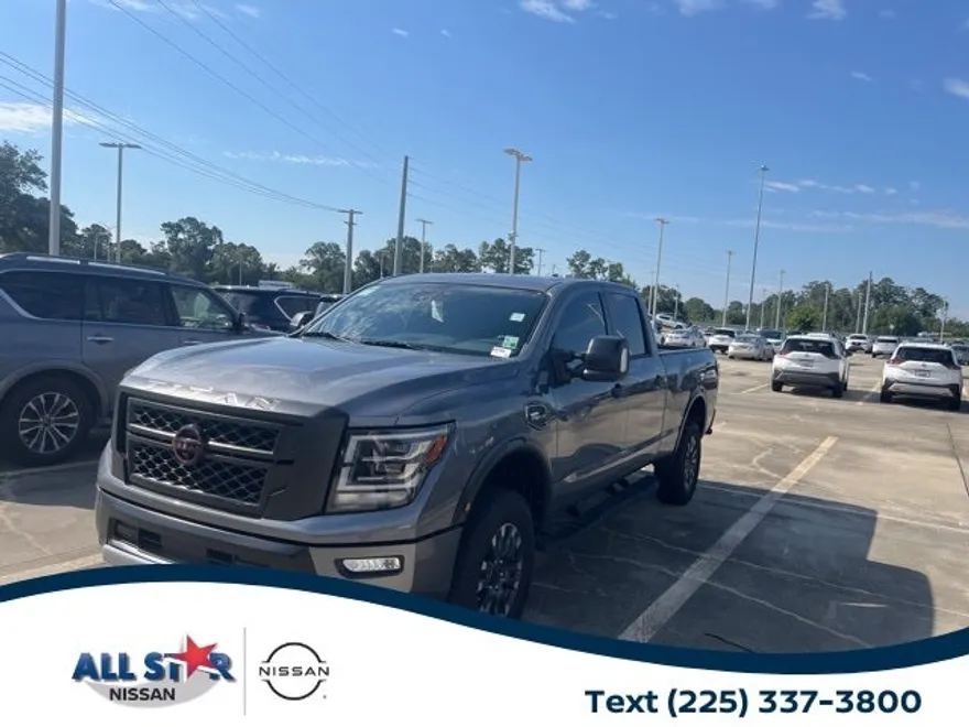 2024 Nissan Titan Crew Cab PRO-4X photo 1