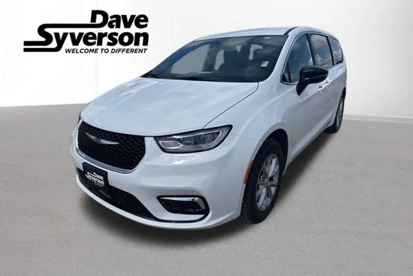 2025 Chrysler Pacifica photo 1