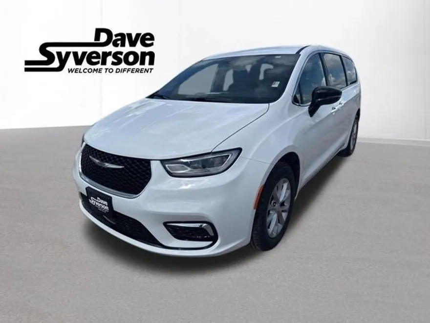 2025 Chrysler Pacifica photo 1