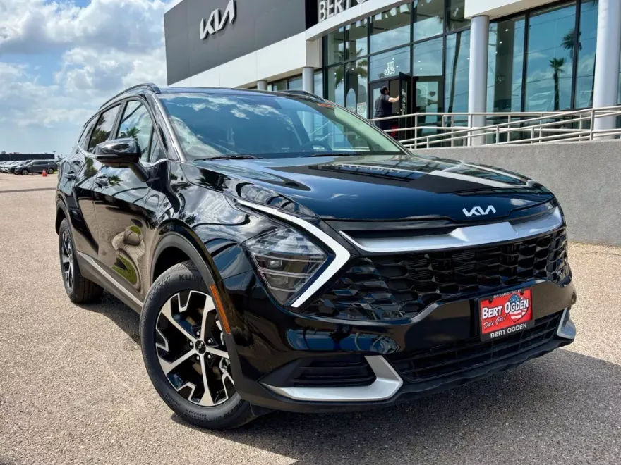 2025 Kia Sportage EX photo 1
