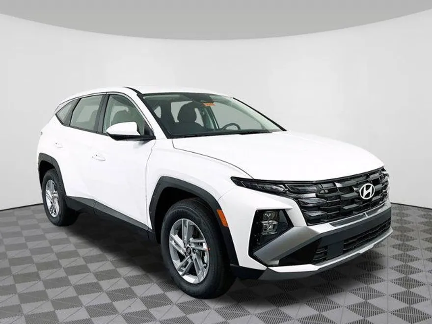2025 Hyundai Tucson SE photo 1