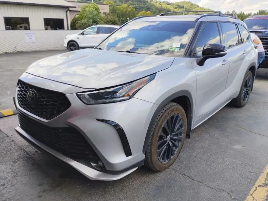 2023 Toyota Highlander XSE photo 1