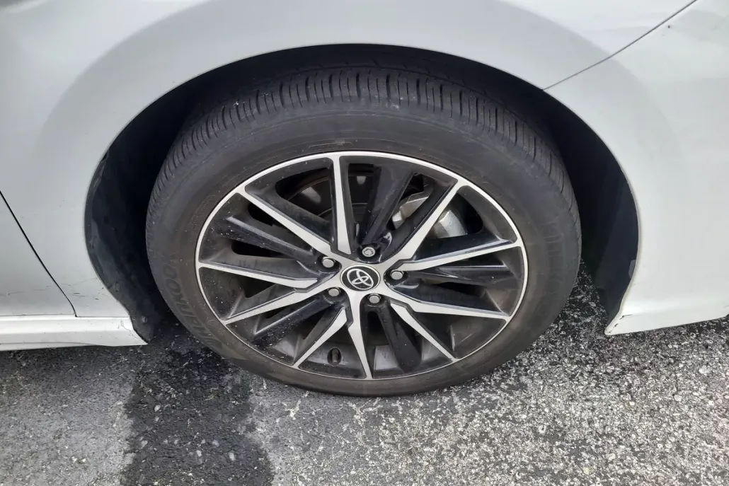 2023 Toyota Camry SE photo 1