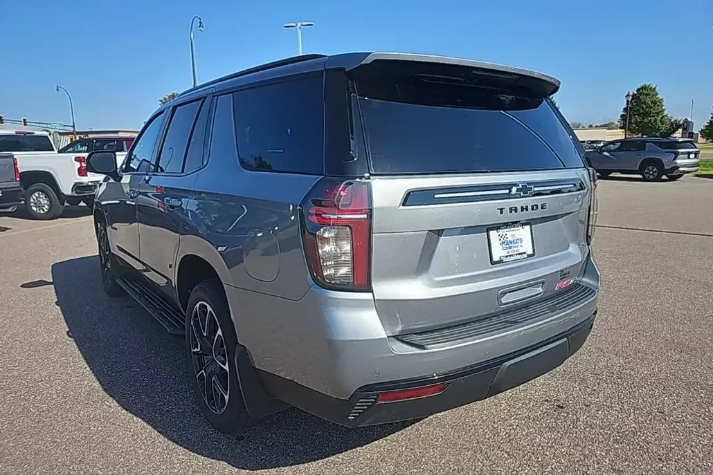 2023 Chevrolet Tahoe RST photo 1
