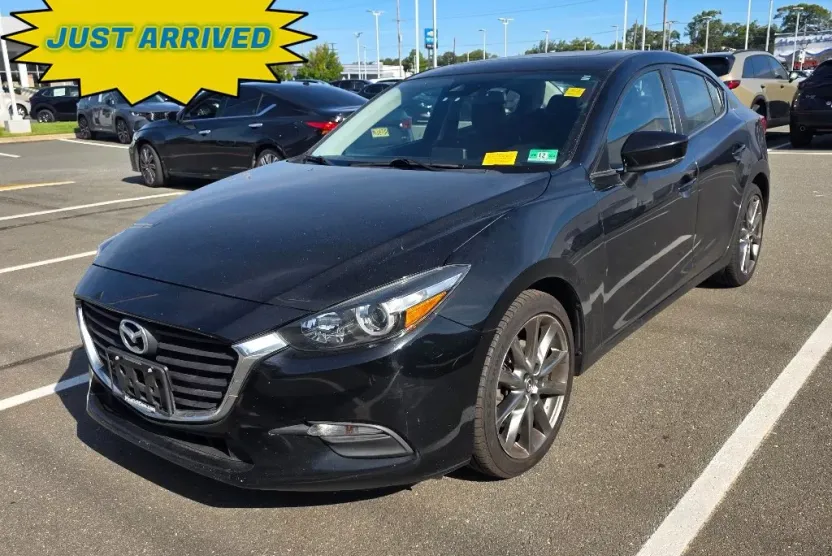 2018 Mazda Mazda3 Touring photo 1