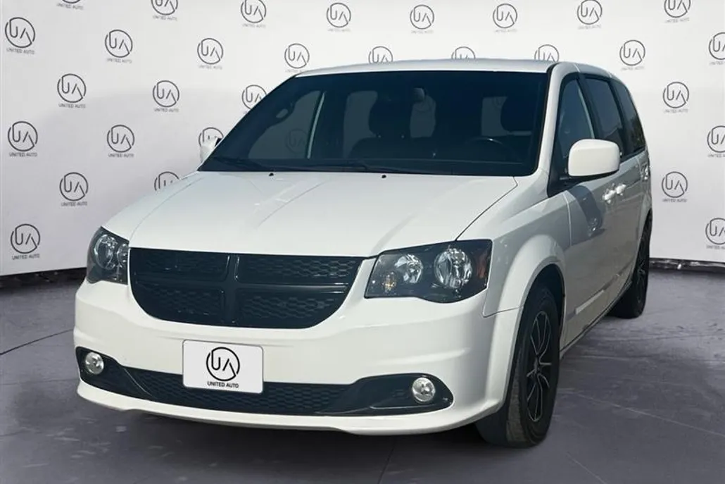 2018 Dodge Grand Caravan SE Plus photo 1