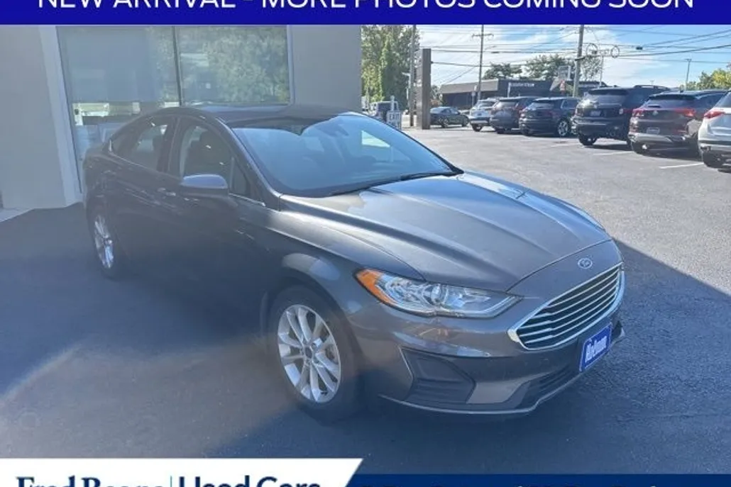 2019 Ford Fusion SE photo 1