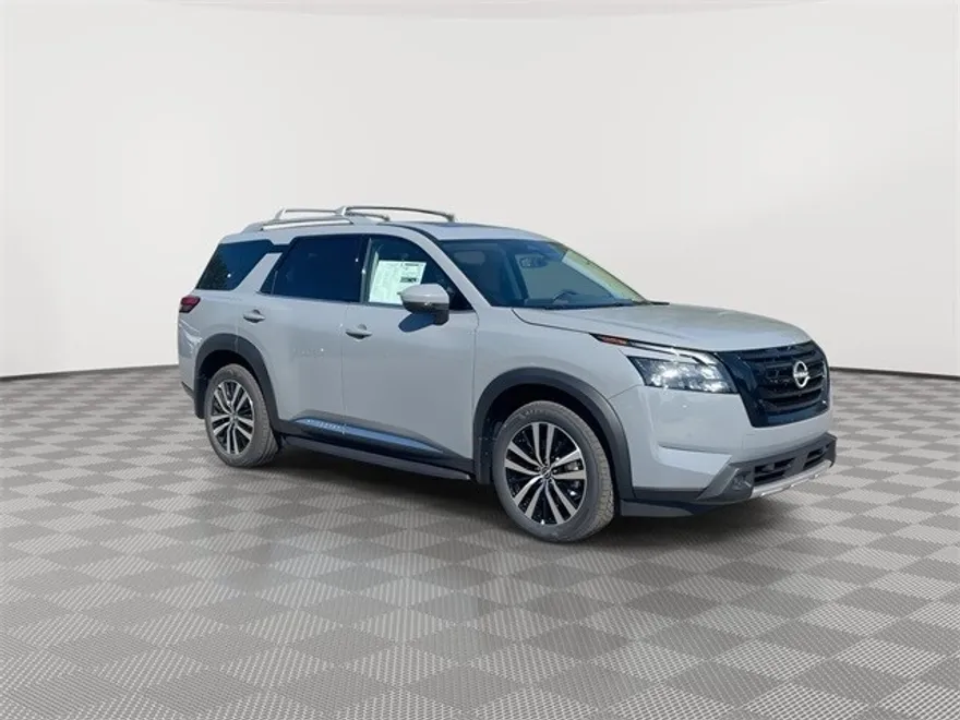 2025 Nissan Pathfinder Platinum photo 1
