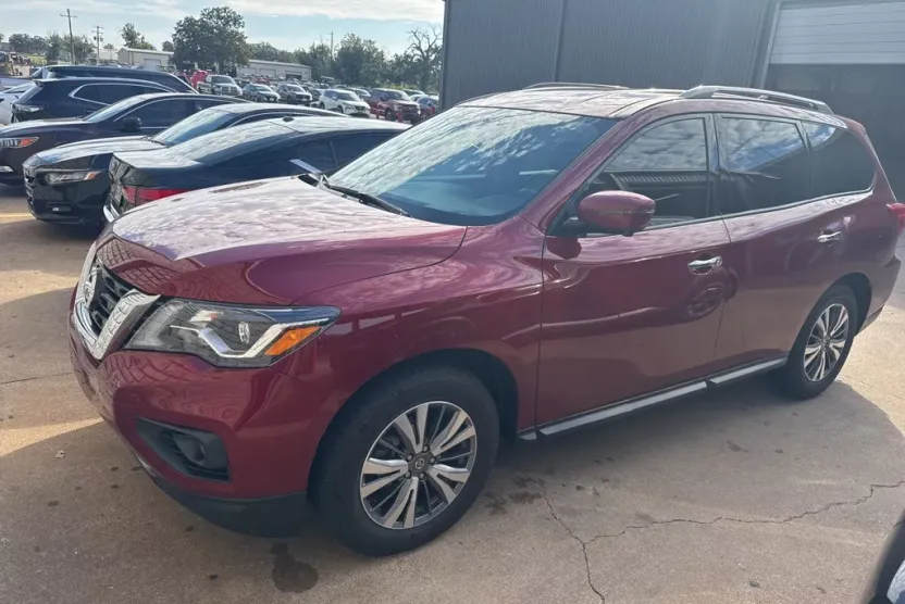 2020 Nissan Pathfinder SL photo 1