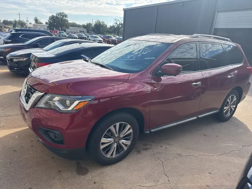 2020 Nissan Pathfinder SL photo 1