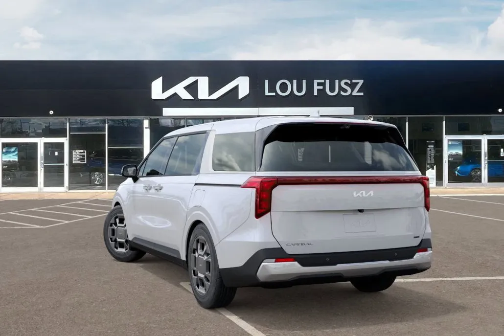 2026 Kia Carnival EX photo 1