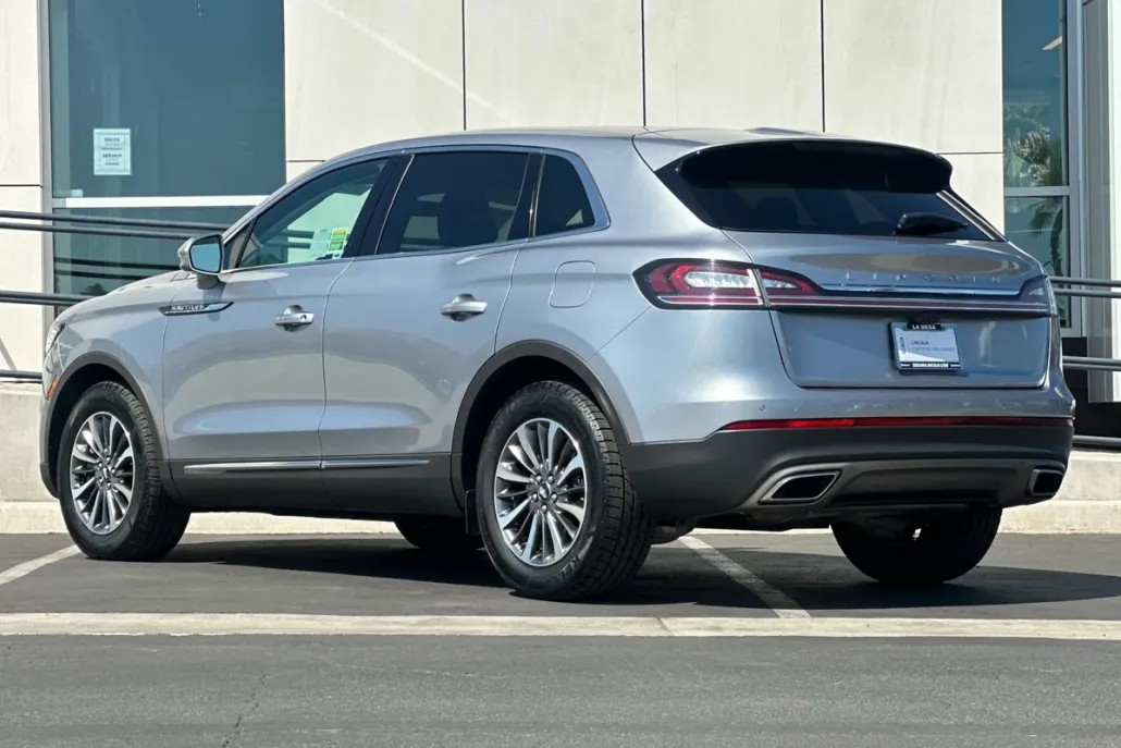 2021 Lincoln Nautilus Standard photo 1