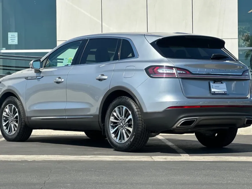 2021 Lincoln Nautilus Standard photo 1