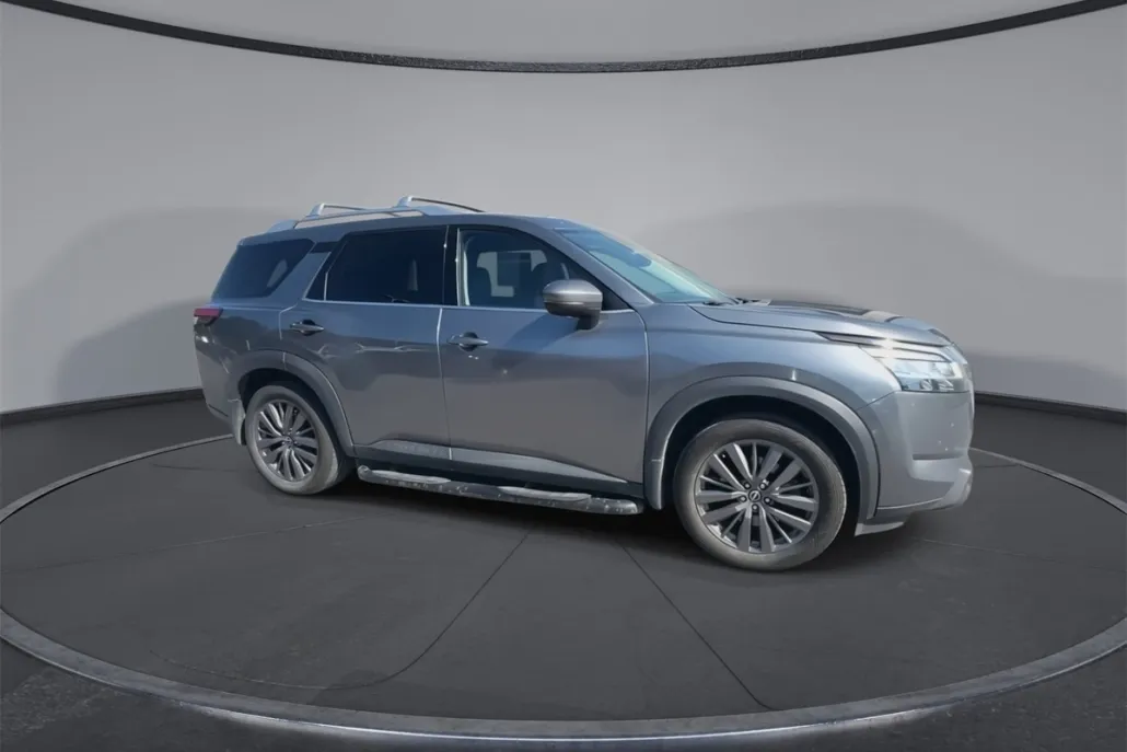 2022 Nissan Pathfinder SL photo 1