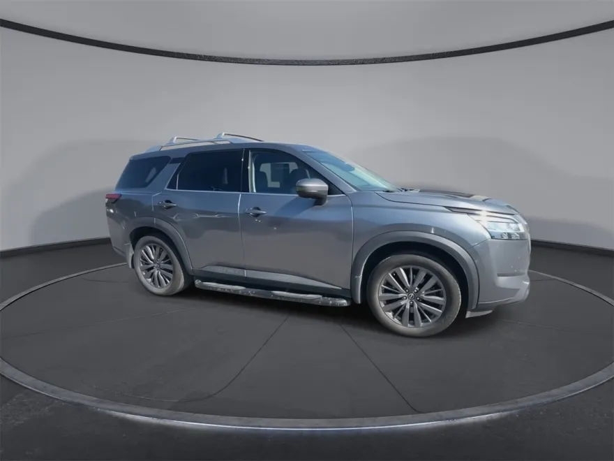 2022 Nissan Pathfinder SL photo 1
