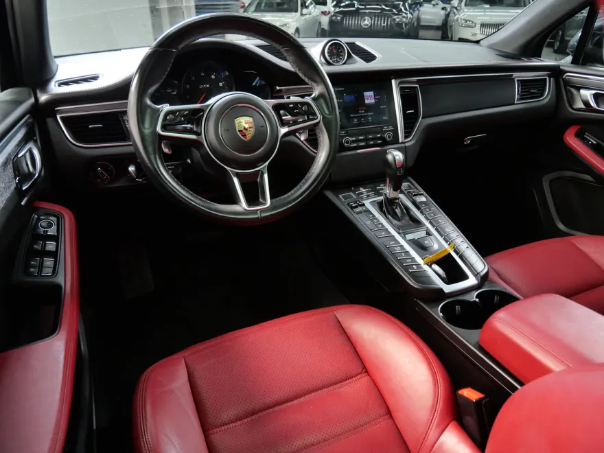 2017 Porsche Macan GTS photo 1