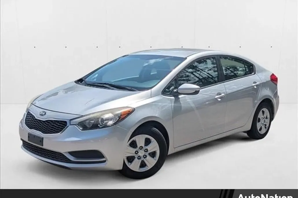2016 Kia Forte LX photo 1