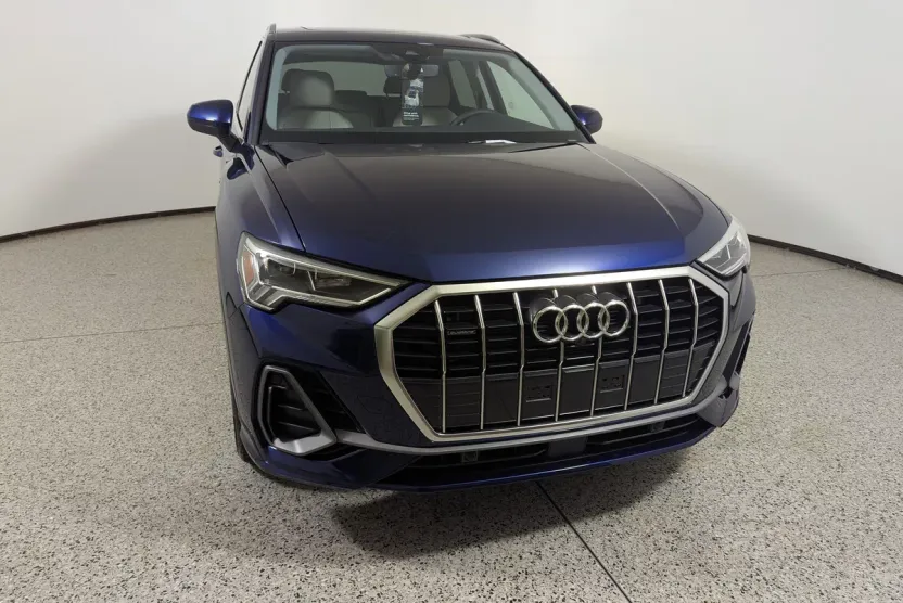 2025 Audi Q3 45 TFSI S line Premium Plus photo 1