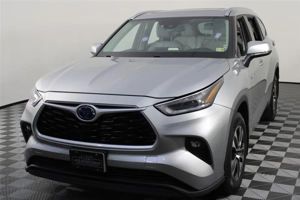 2021 Toyota Highlander Hybrid XLE photo 1