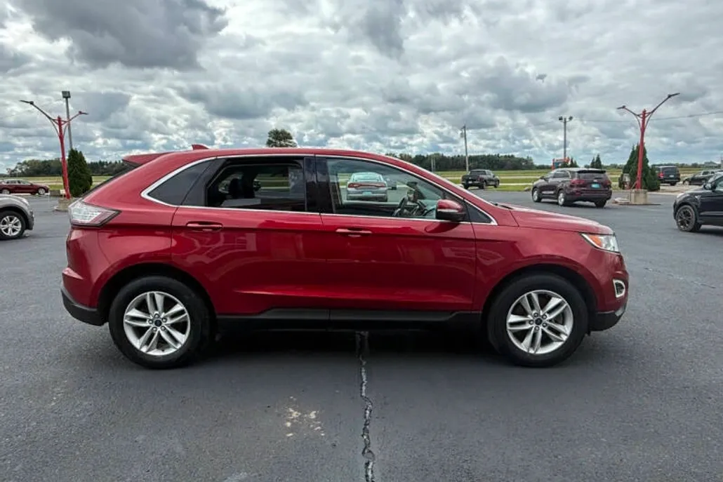 2015 Ford Edge SEL photo 1