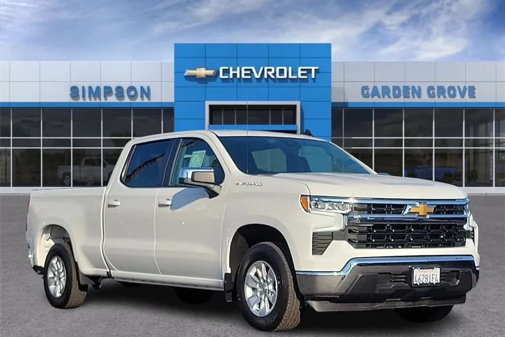 2025 Chevrolet Silverado 1500 LT photo 1