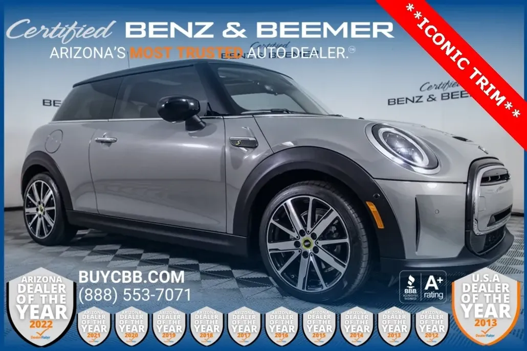 2023 Mini Cooper Hardtop SE photo 1