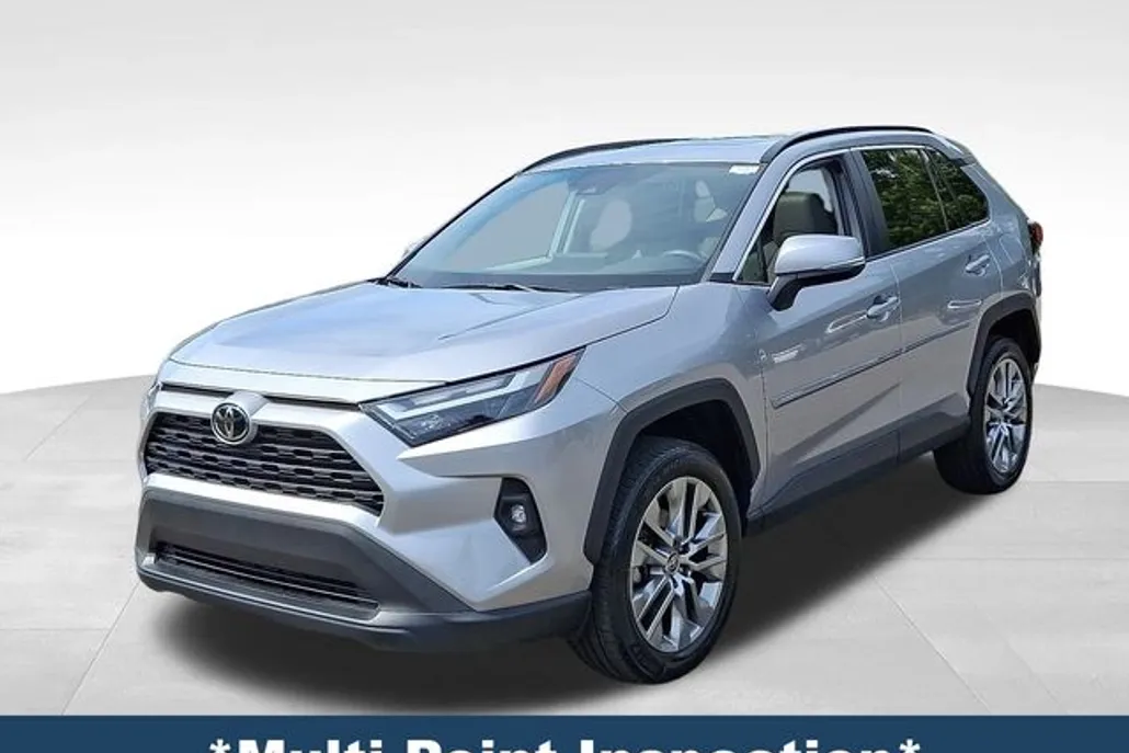 2022 Toyota RAV4 XLE Premium photo 1