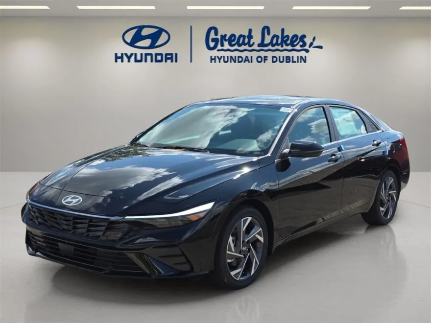 2025 Hyundai Elantra Limited photo 1