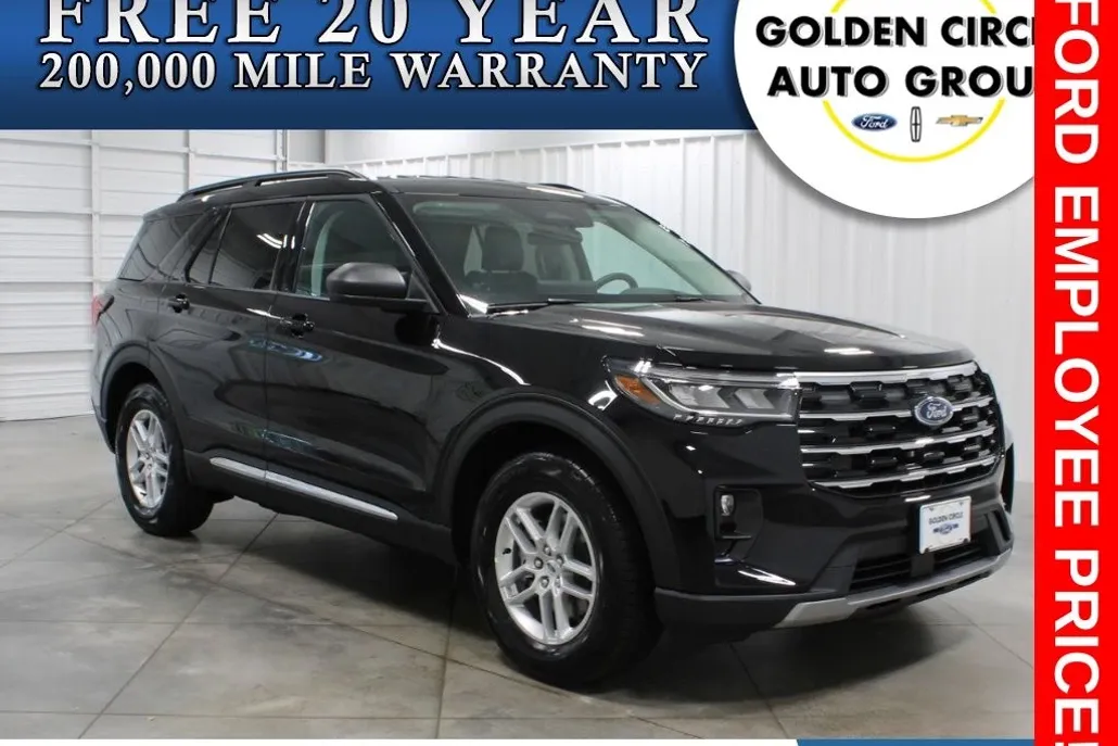 2025 Ford Explorer photo 1
