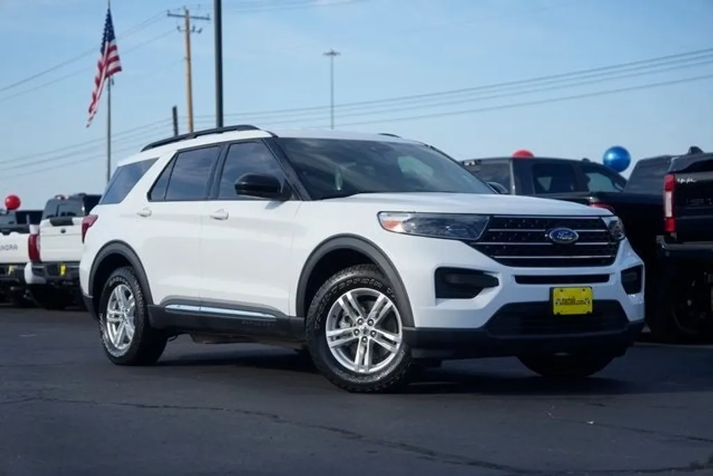 2020 Ford Explorer XLT photo 1