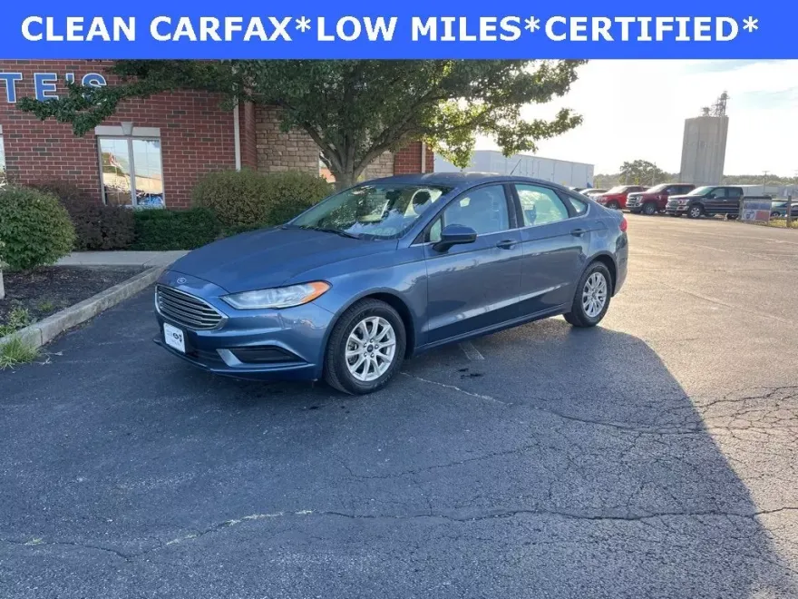 2018 Ford Fusion S photo 1