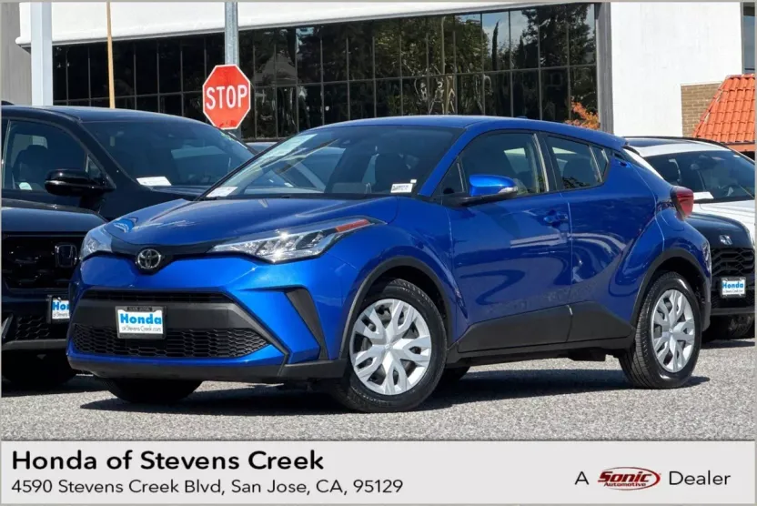 2020 Toyota C-HR LE photo 1