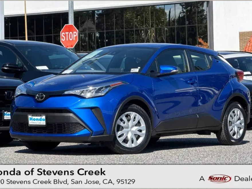 2020 Toyota C-HR LE photo 1