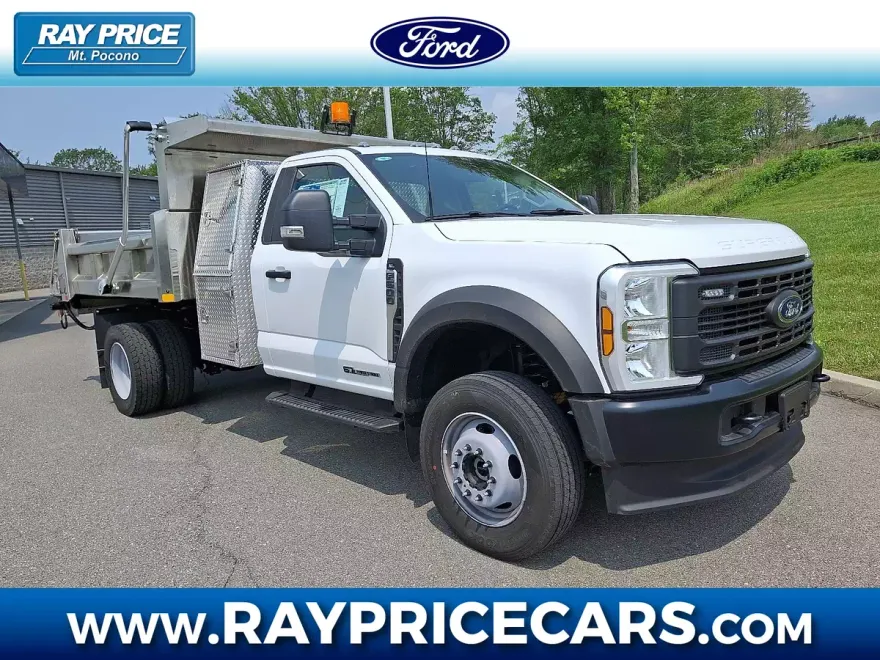 2024 Ford F-600 photo 1