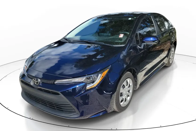 2025 Toyota Corolla LE photo 1