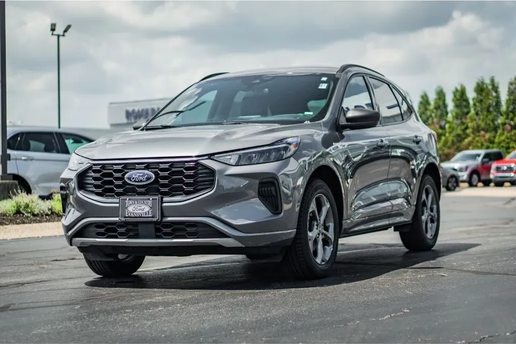 2024 Ford Escape ST-Line photo 1