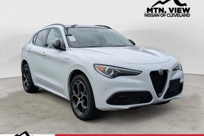 2022 Alfa Romeo Stelvio Ti Sport photo 1