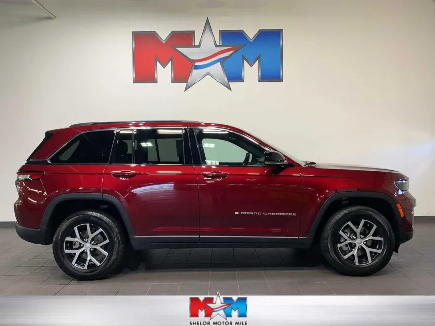 2024 Jeep Grand Cherokee Limited photo 1