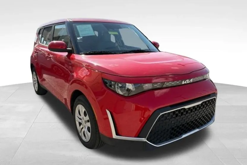 2023 Kia Soul LX photo 1