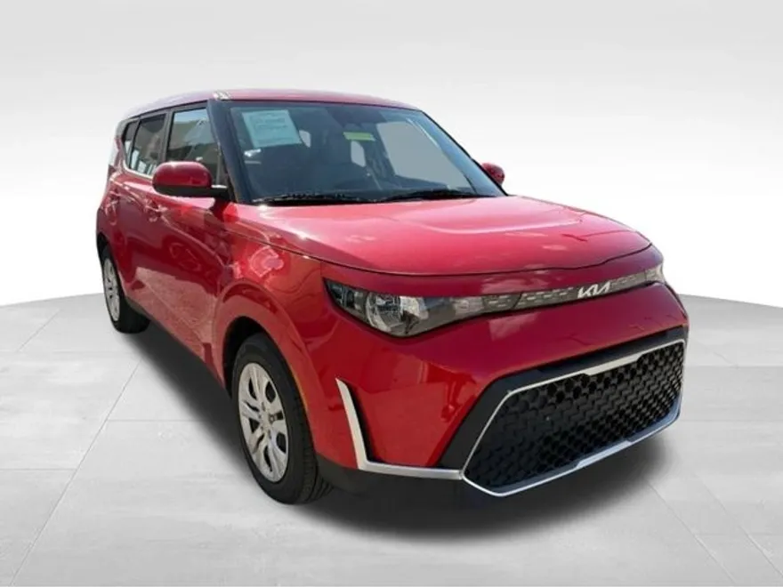 2023 Kia Soul LX photo 1