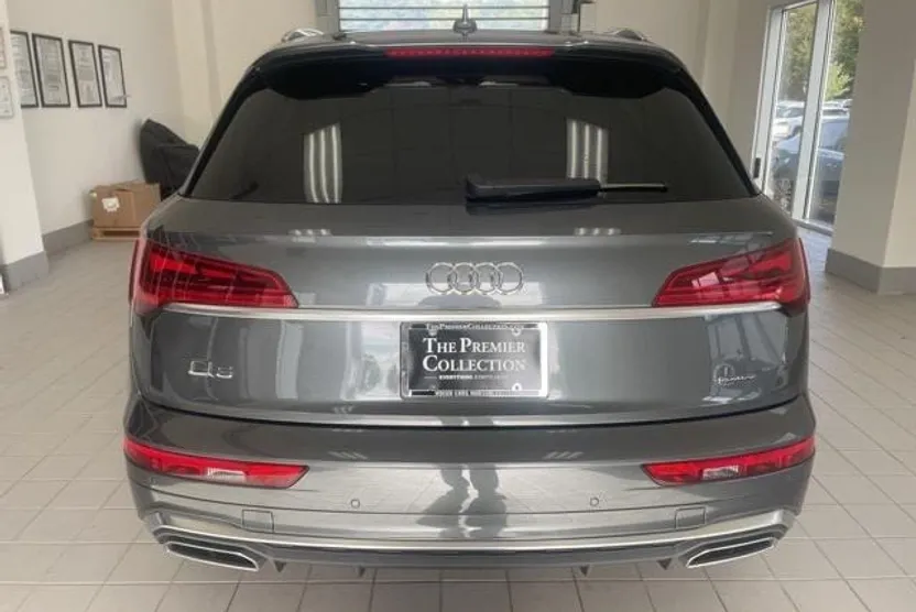 2023 Audi Q5 45 S line Premium photo 1