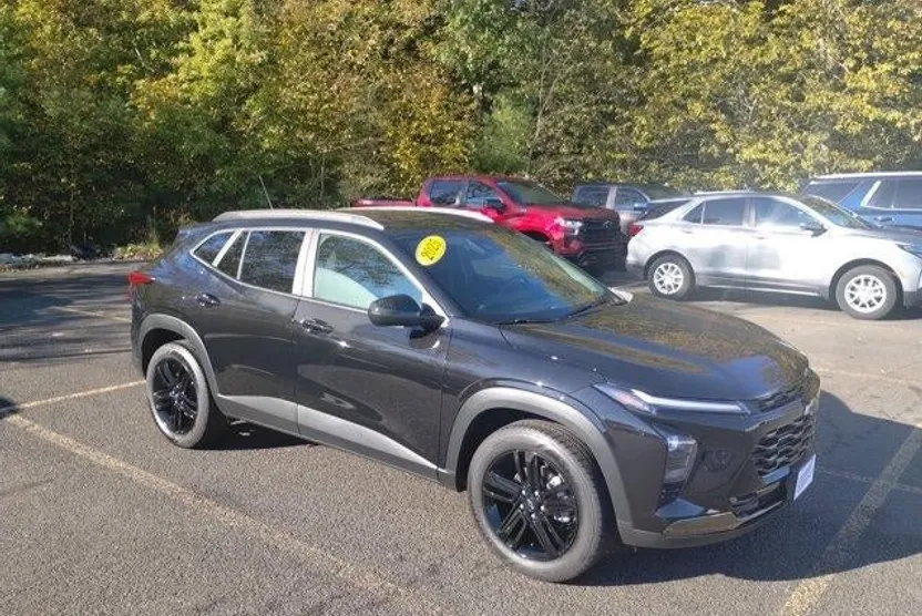 2025 Chevrolet Trax ACTIV photo 1