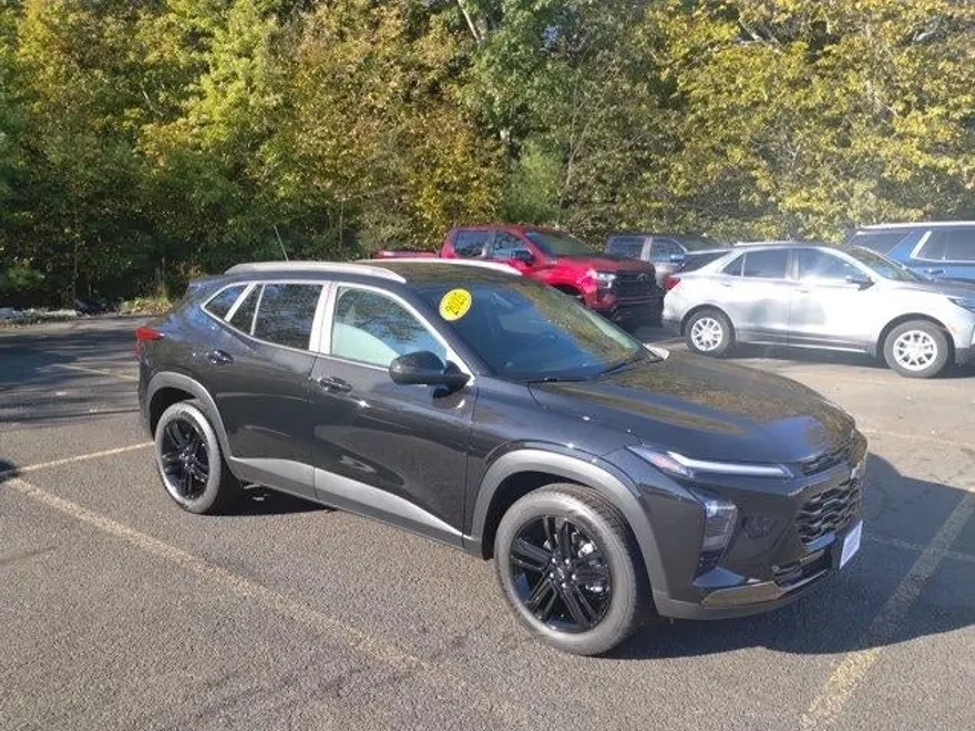 2025 Chevrolet Trax ACTIV photo 1