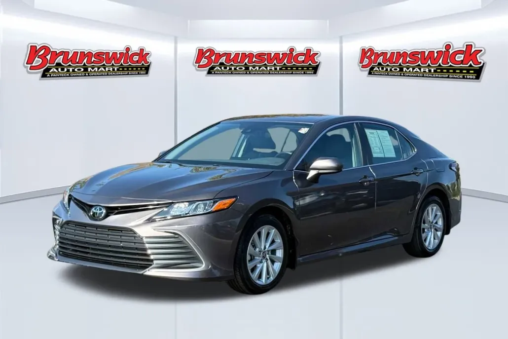2024 Toyota Camry LE photo 1