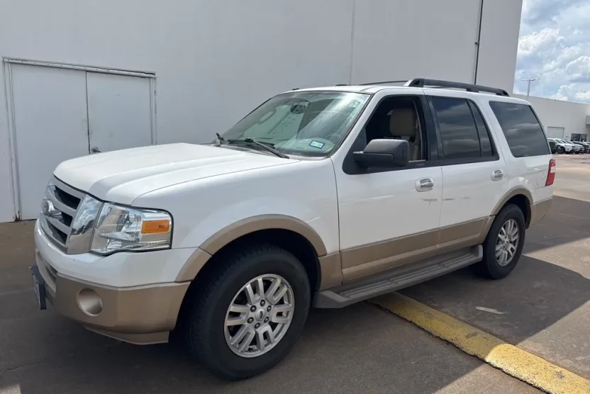 2014 Ford Expedition XLT photo 1