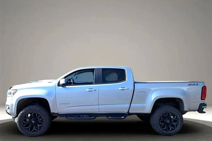 2017 Chevrolet Colorado Z71 photo 1